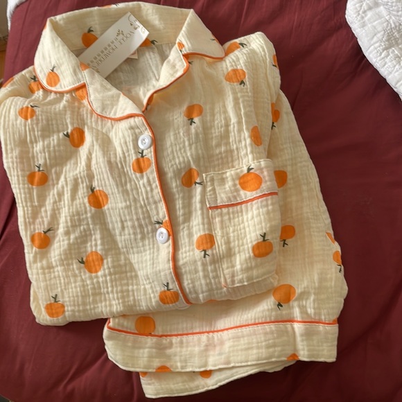 3/$20 YESSTYLE Tanee - Pajama Set: Printed Short-Sleeve Top + Shorts - Picture 5 of 5